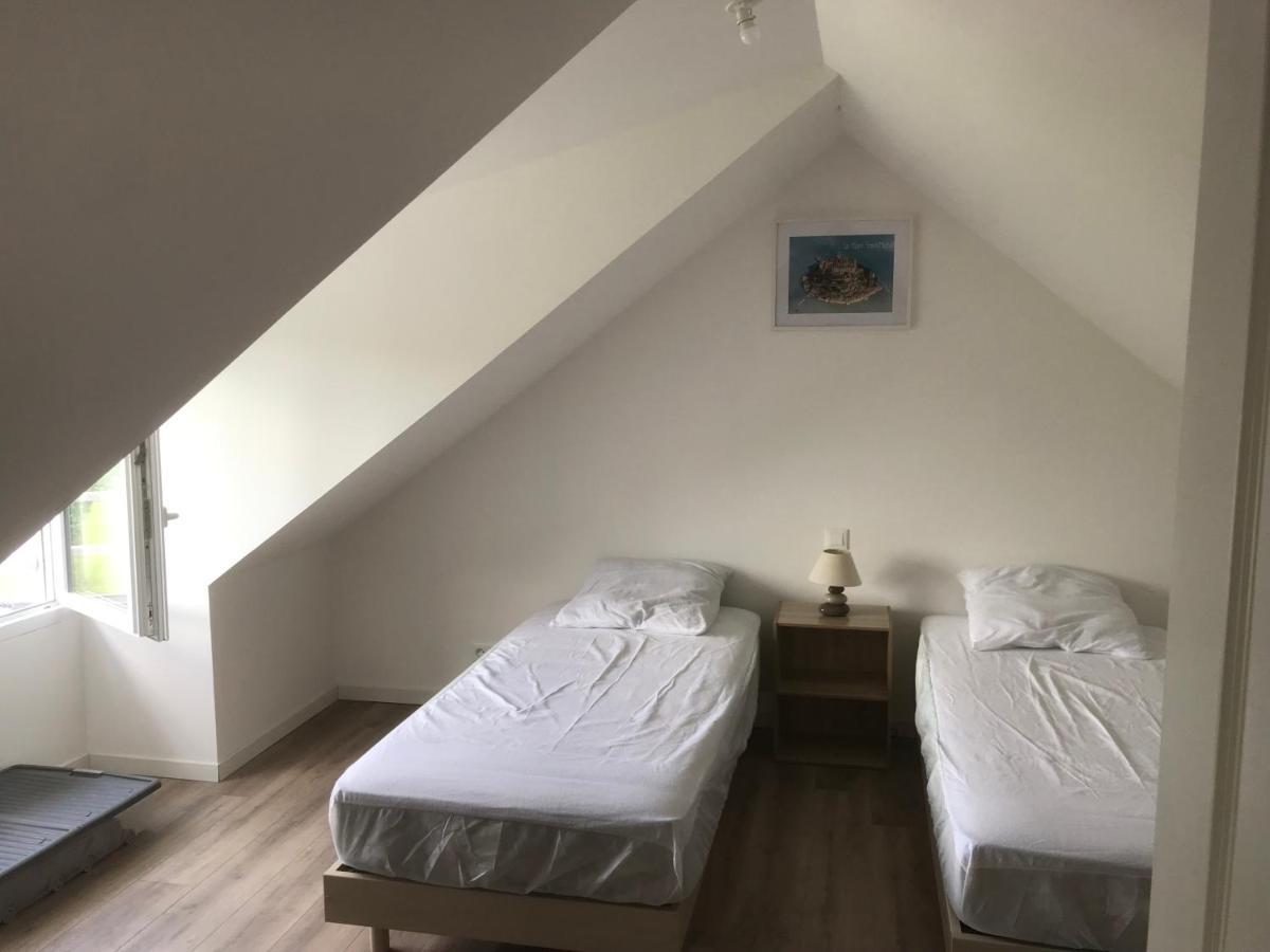Hebergements Situes A 6 Kms Du Mont Saint Michel Tanis Exterior photo